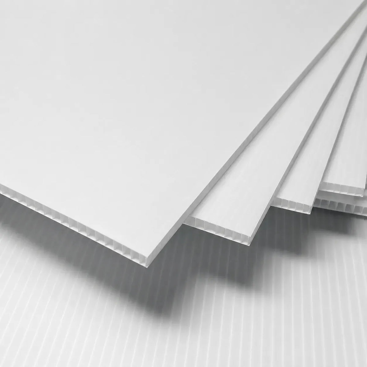 EZplastix Corrugated Plastic Sheet 4 mm White 18" x 24" - Box of 50